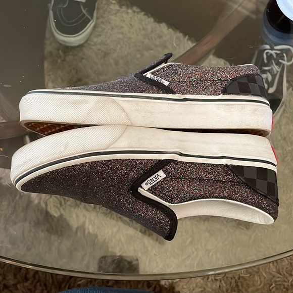 Slip on Vans shoes EUC - Picture 6 of 7